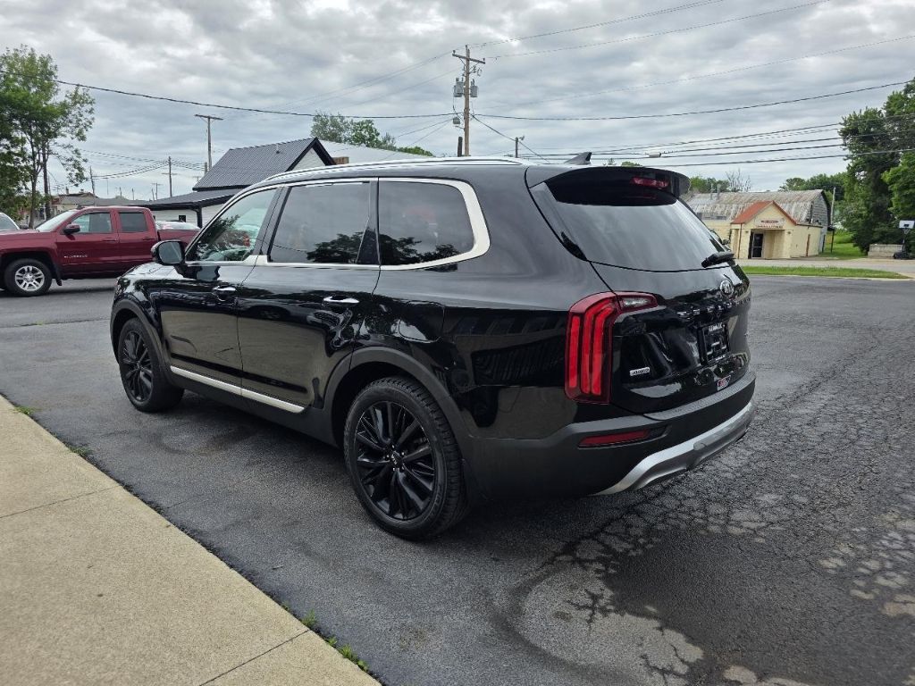 Photo 4 of this KIA TELLURIDE
