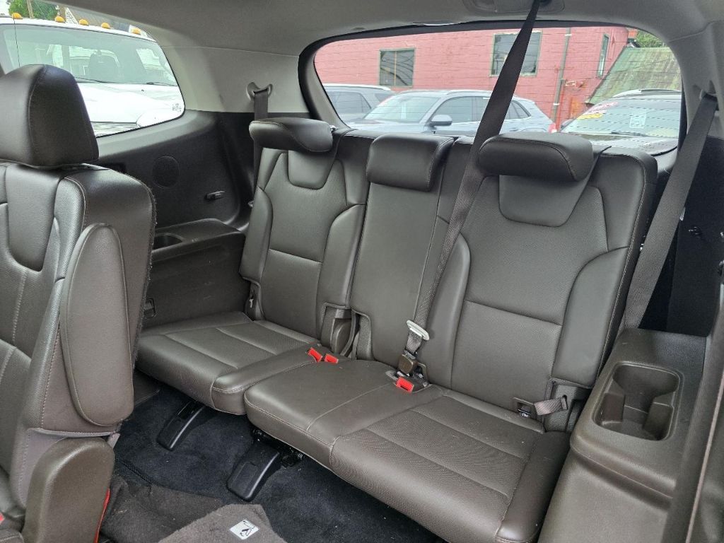 Photo 16 of this KIA TELLURIDE