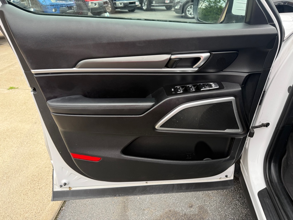 Photo 9 of this KIA TELLURIDE
