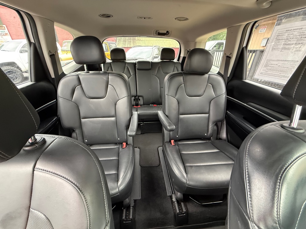 Photo 16 of this KIA TELLURIDE