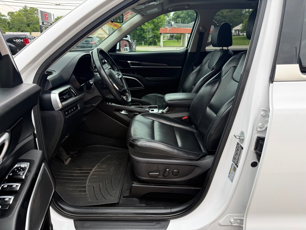 Photo 8 of this KIA TELLURIDE