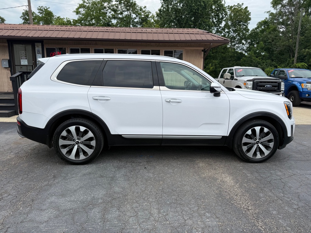 Photo 7 of this KIA TELLURIDE
