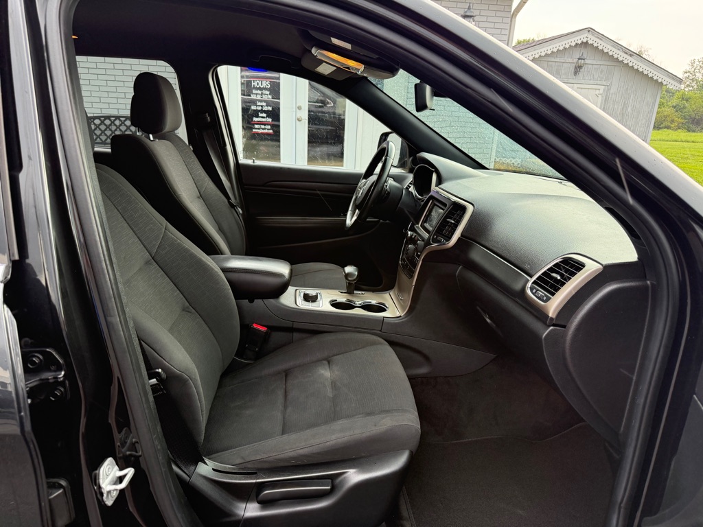 Photo 12 of this JEEP GRAND CHEROKEE