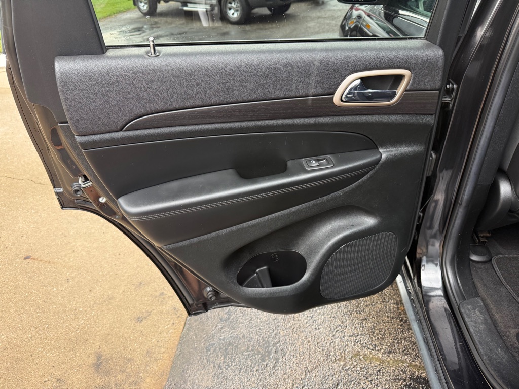 Photo 11 of this JEEP GRAND CHEROKEE