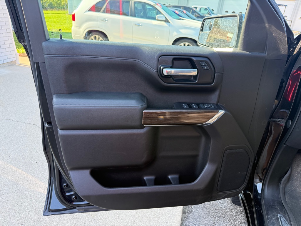 Photo 9 of this CHEVROLET SILVERADO 1500