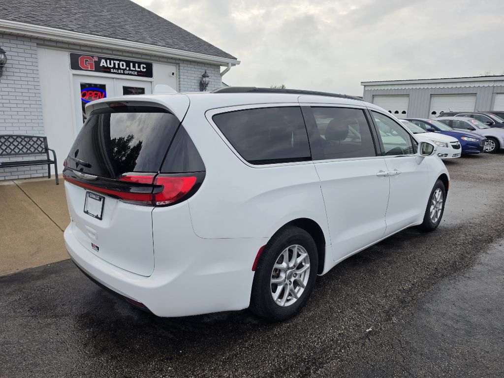 Photo 4 of this CHRYSLER PACIFICA