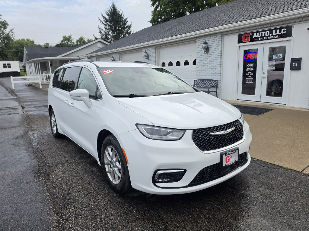 Photo 5 of this CHRYSLER PACIFICA