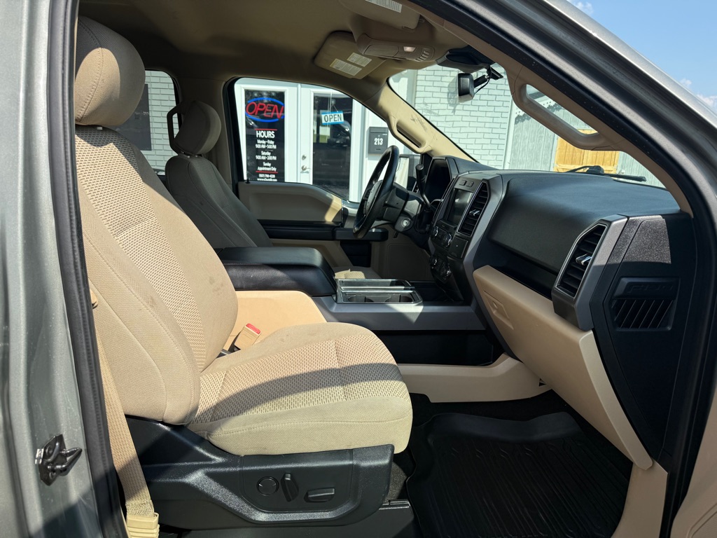 Photo 12 of this FORD F150
