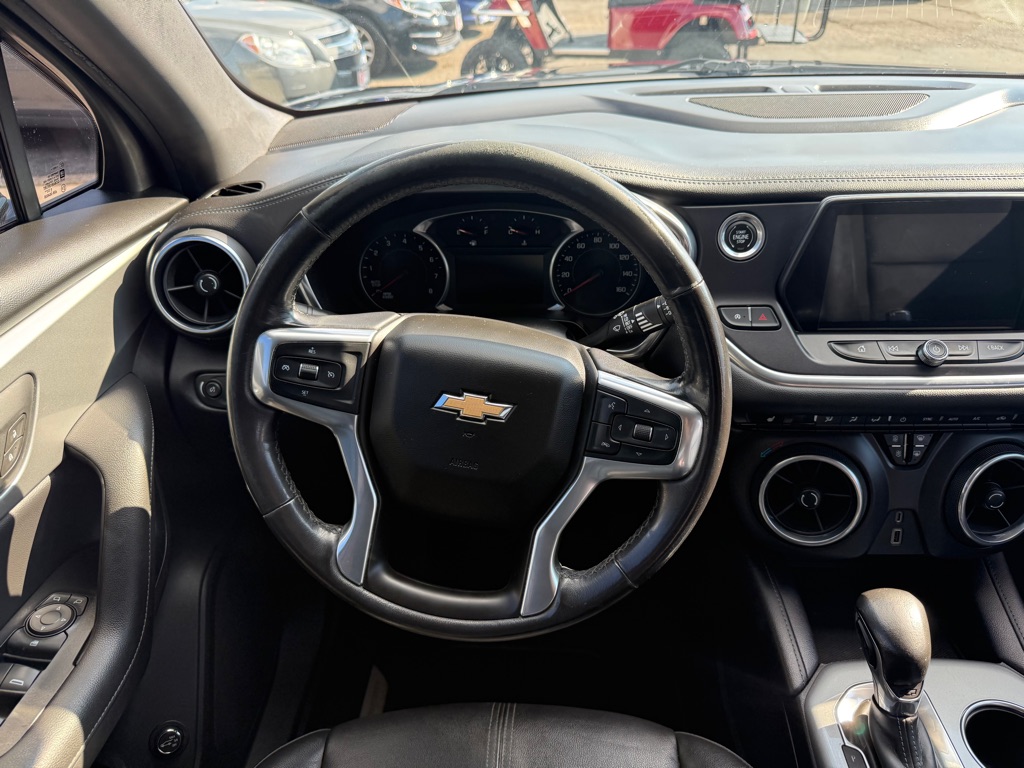 Photo 14 of this CHEVROLET BLAZER