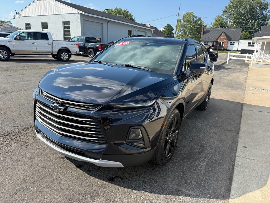 Photo 2 of this CHEVROLET BLAZER