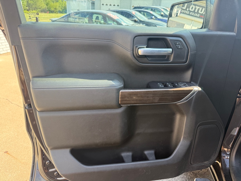 Photo 8 of this CHEVROLET SILVERADO 1500