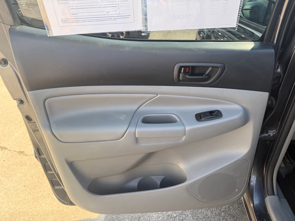 Photo 11 of this TOYOTA TACOMA