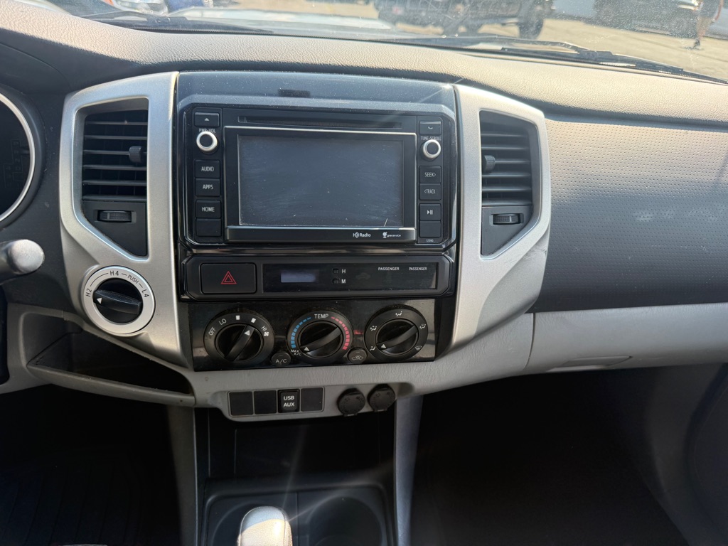 Photo 13 of this TOYOTA TACOMA