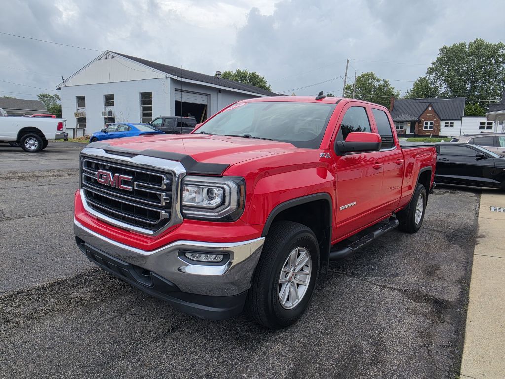 Photo 2 of this GMC SIERRA