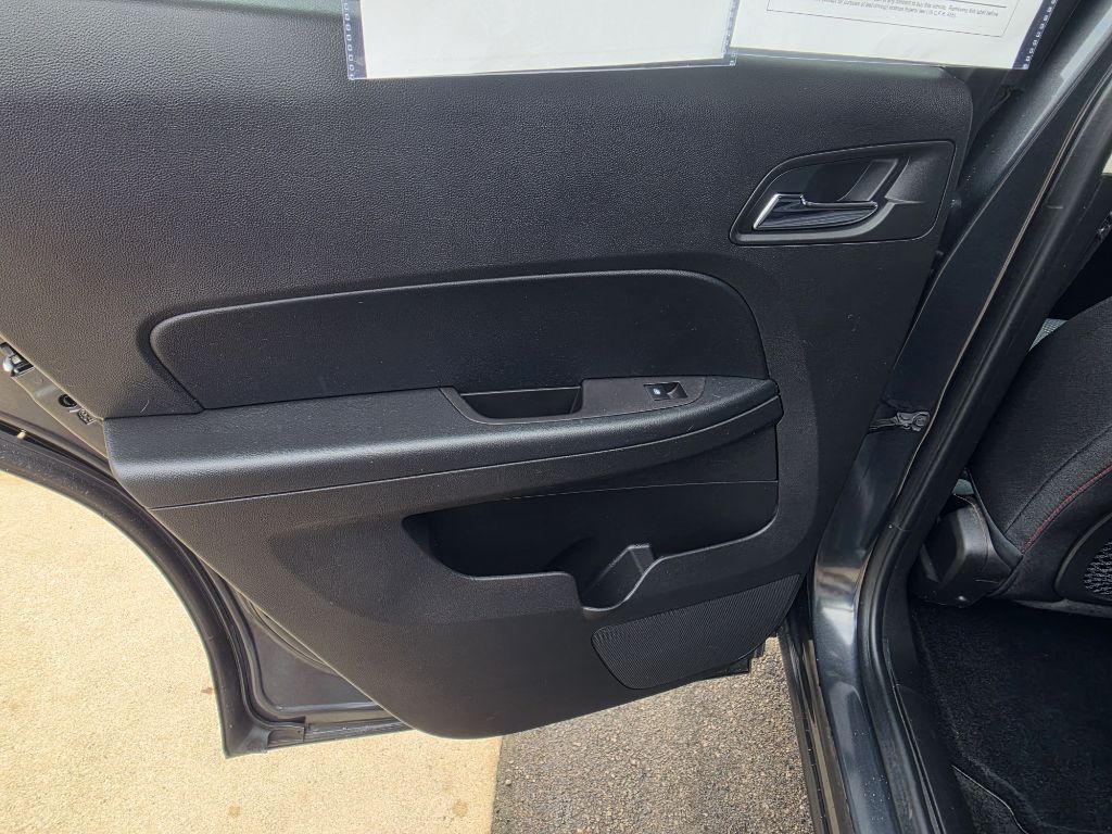 Photo 11 of this CHEVROLET EQUINOX