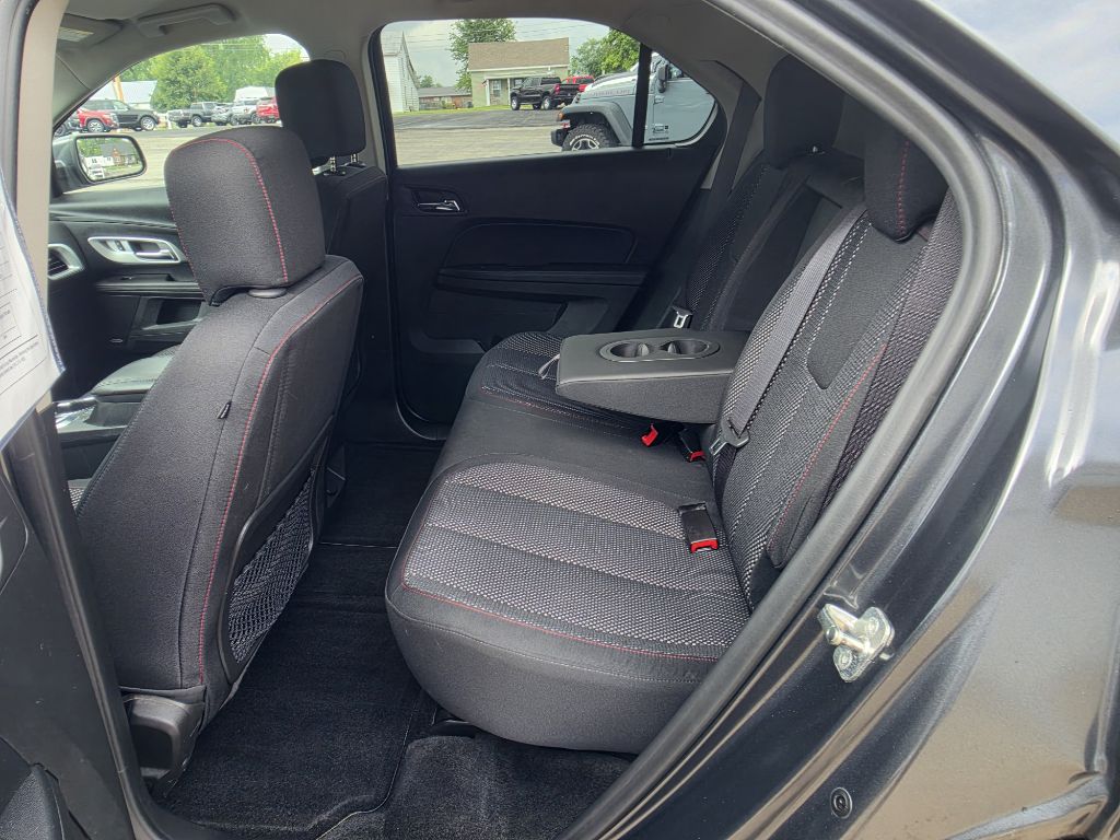 Photo 10 of this CHEVROLET EQUINOX