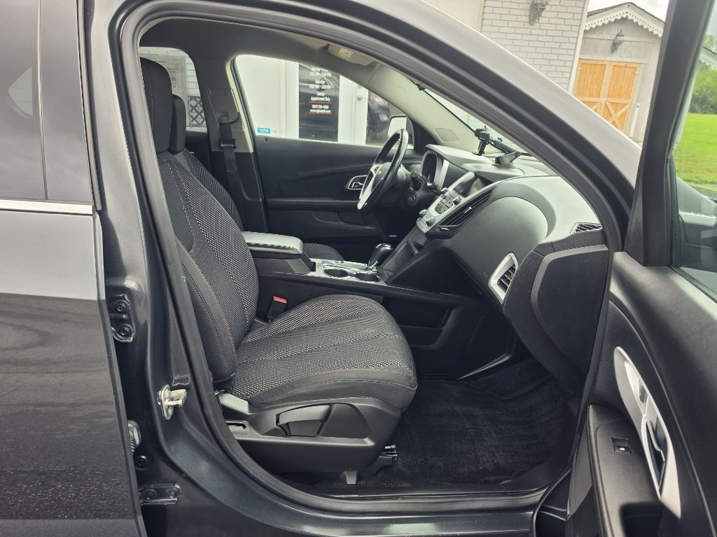 Photo 12 of this CHEVROLET EQUINOX