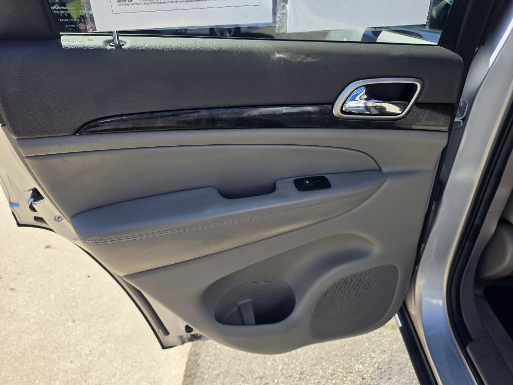 Photo 11 of this JEEP GRAND CHEROKEE