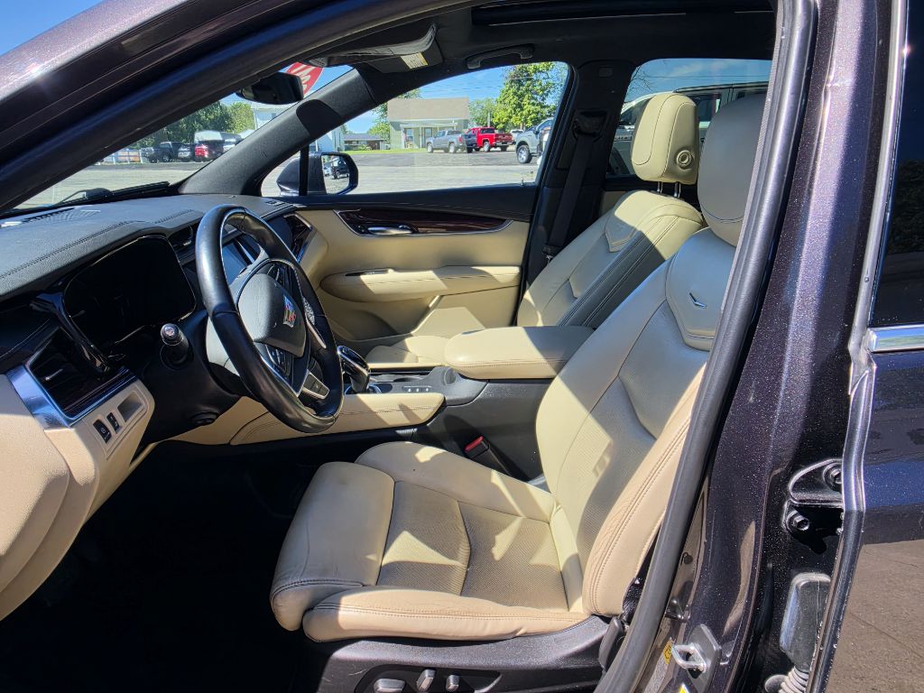 Photo 9 of this CADILLAC XT5