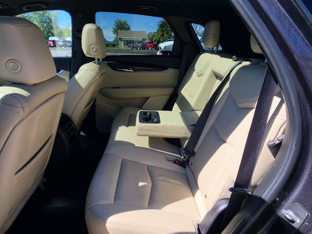 Photo 8 of this CADILLAC XT5
