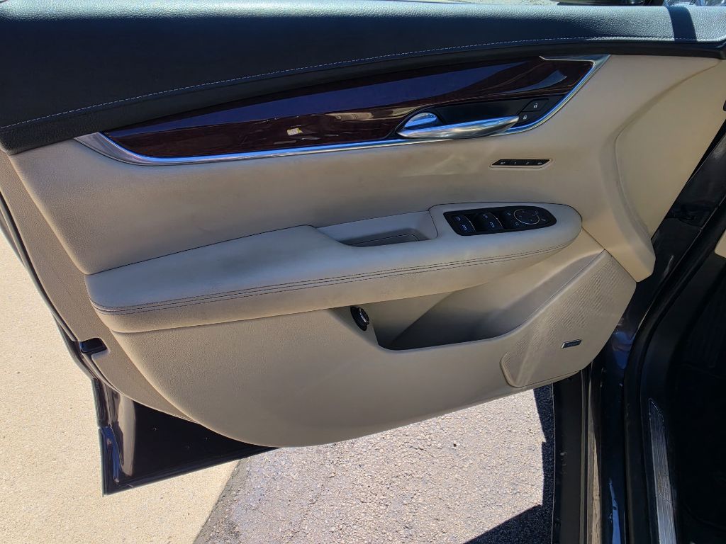 Photo 11 of this CADILLAC XT5