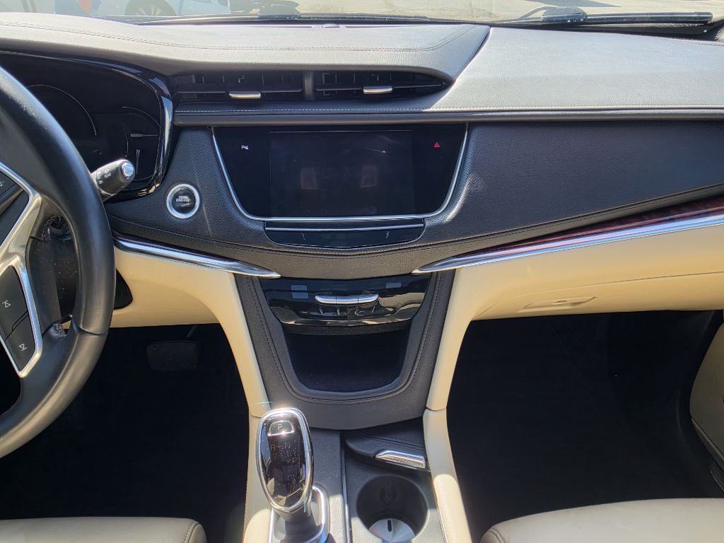 Photo 13 of this CADILLAC XT5