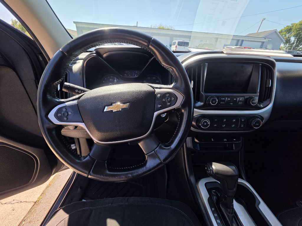 Photo 10 of this CHEVROLET COLORADO