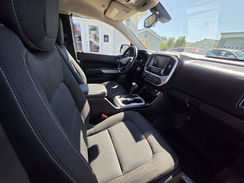 Photo 15 of this CHEVROLET COLORADO