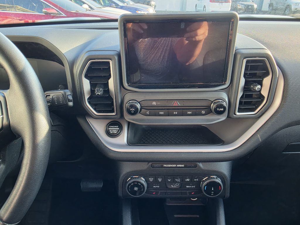 Photo 10 of this FORD BRONCO SPORT