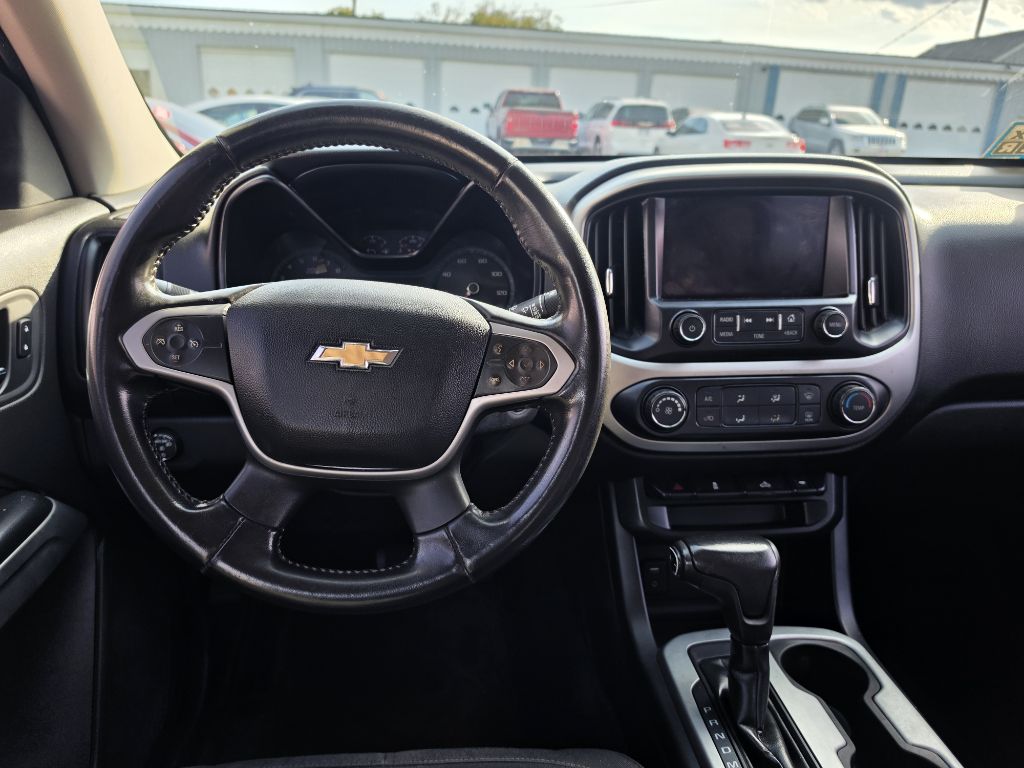 Photo 8 of this CHEVROLET COLORADO