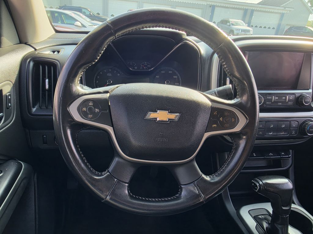 Photo 10 of this CHEVROLET COLORADO