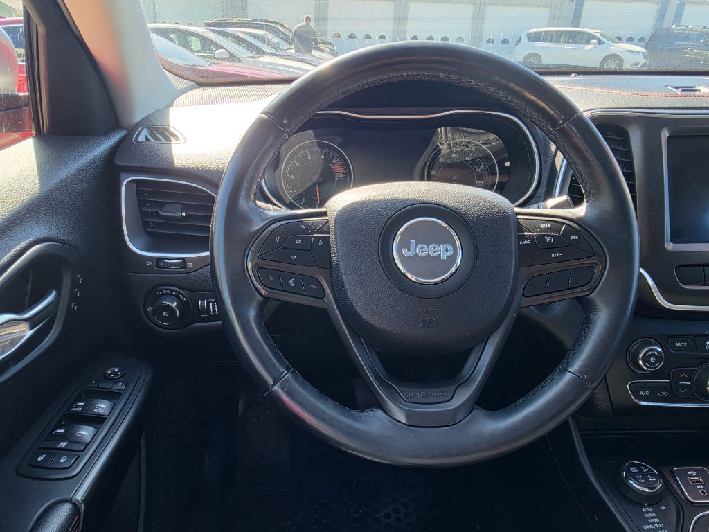 Photo 11 of this JEEP CHEROKEE
