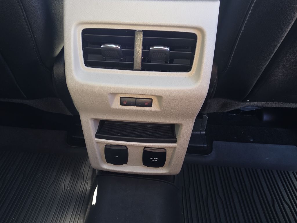 Photo 16 of this FORD EDGE