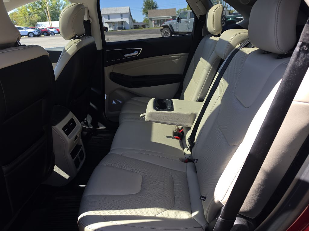 Photo 11 of this FORD EDGE