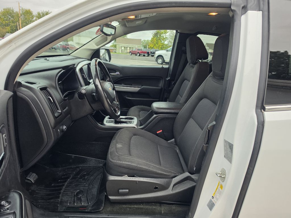 Photo 8 of this CHEVROLET COLORADO