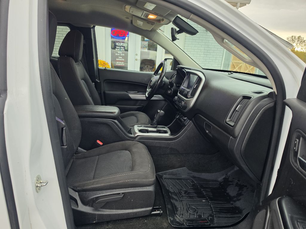 Photo 11 of this CHEVROLET COLORADO