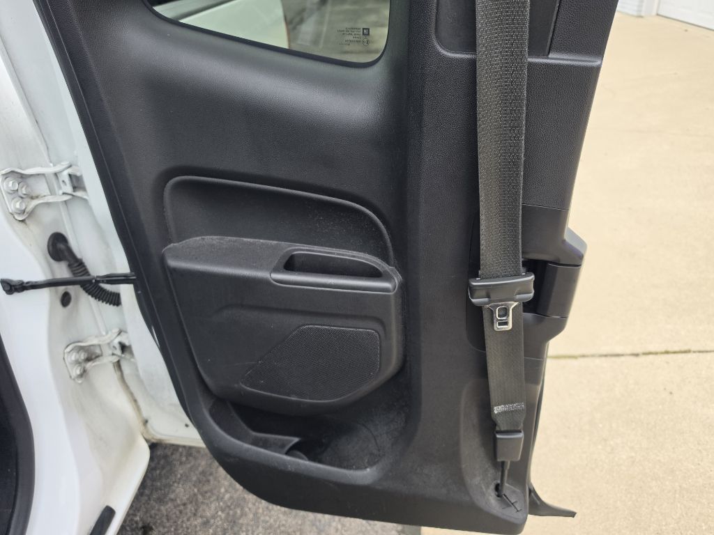 Photo 12 of this CHEVROLET COLORADO