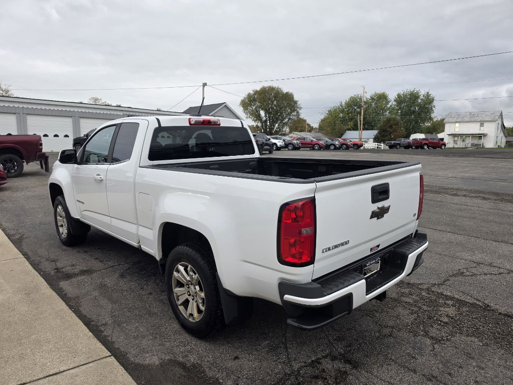 Photo 2 of this CHEVROLET COLORADO