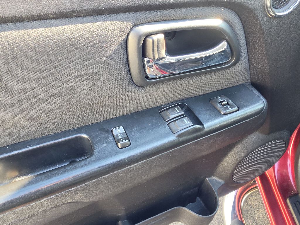 Photo 7 of this CHEVROLET COLORADO