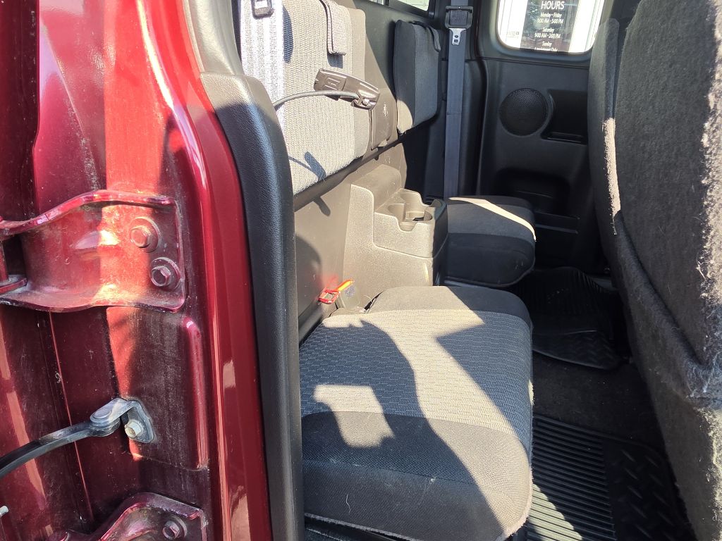 Photo 16 of this CHEVROLET COLORADO