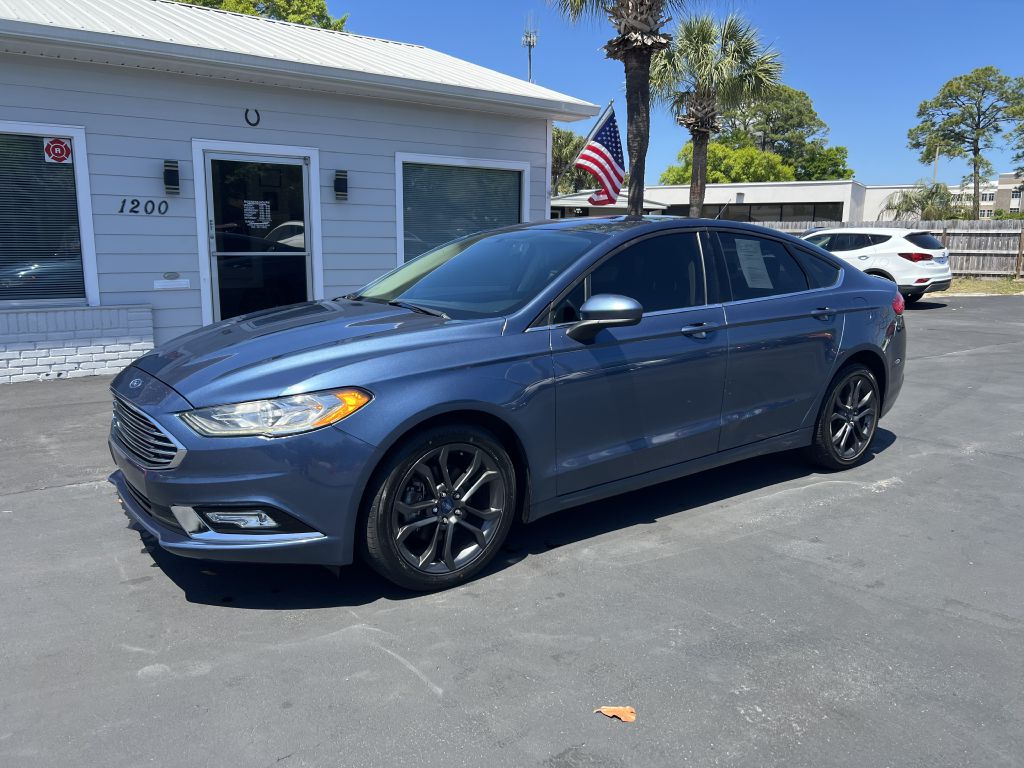 Blue 2018 Ford Fusion SE Sedan Front-Wheel Drive Automatic