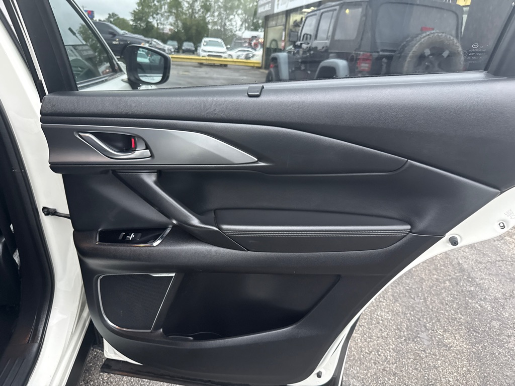 Photo 20 of this MAZDA CX-9