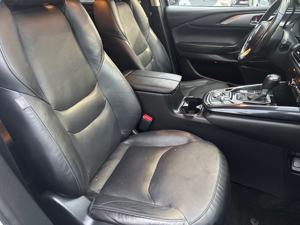 Photo 25 of this MAZDA CX-9