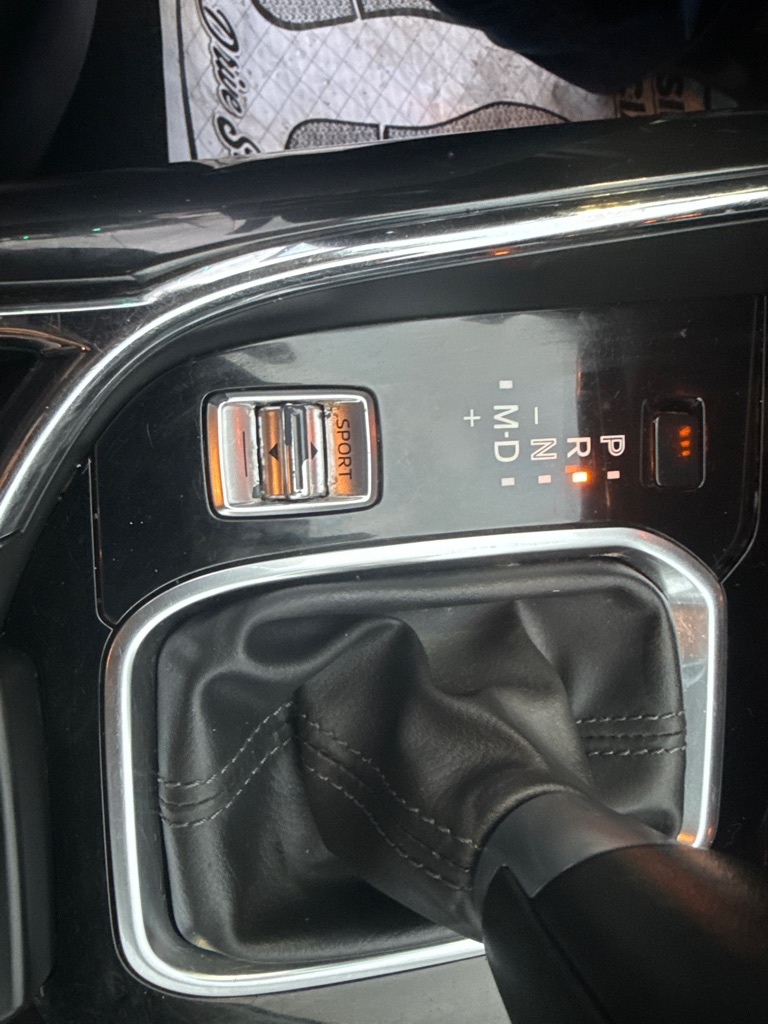 Photo 36 of this MAZDA CX-9