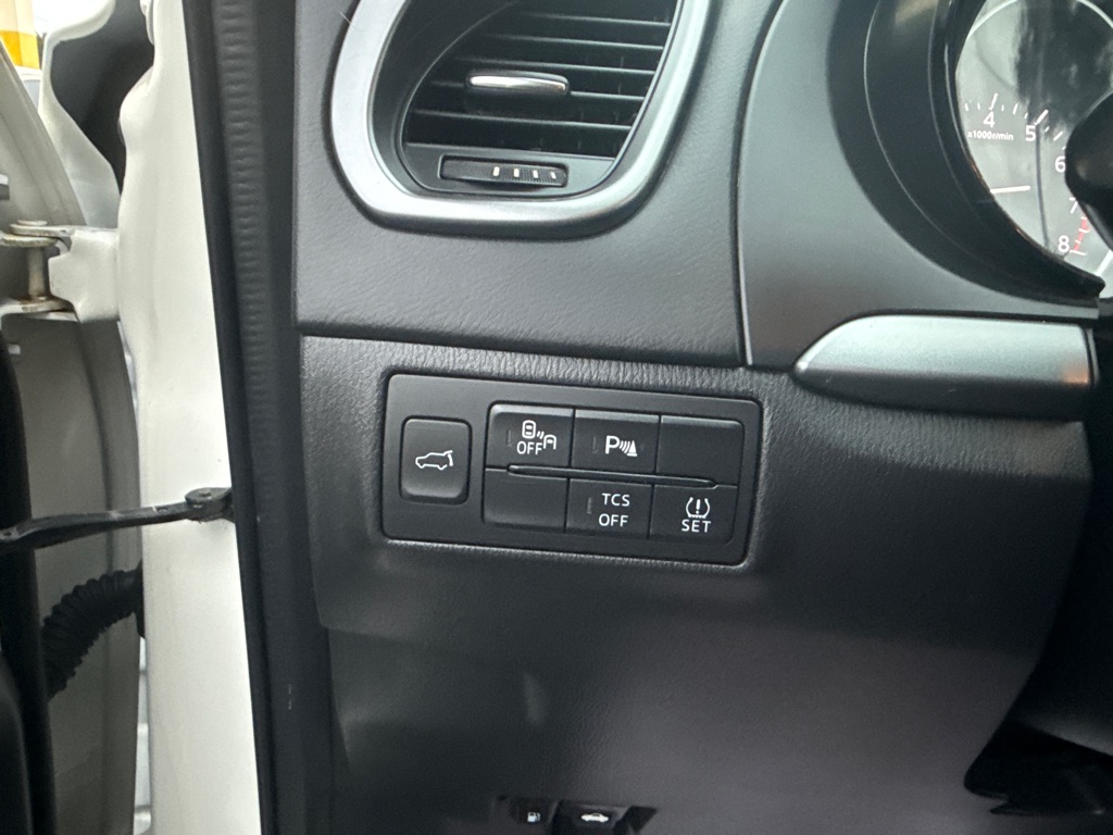 Photo 28 of this MAZDA CX-9