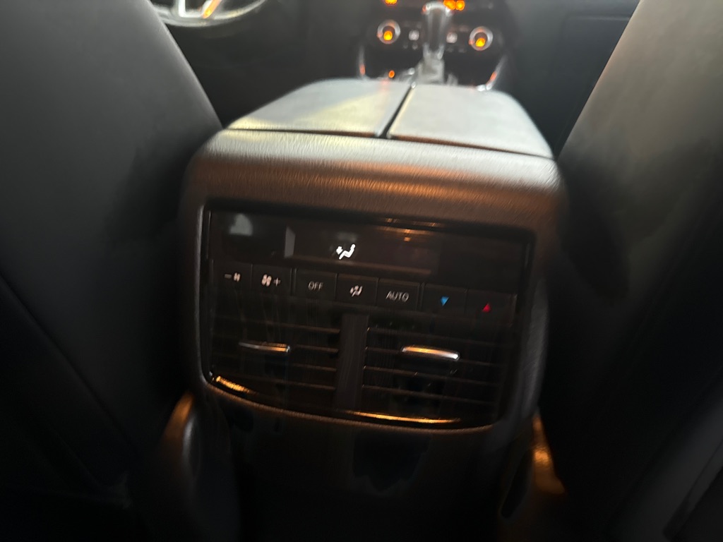 Photo 21 of this MAZDA CX-9