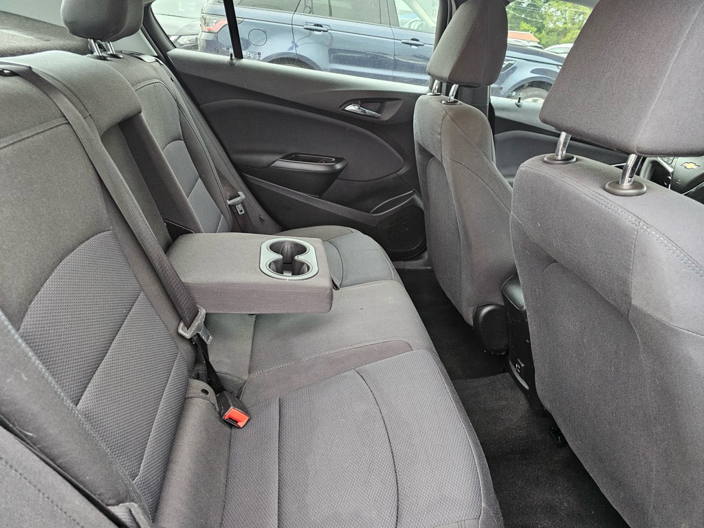 Photo 15 of this CHEVROLET CRUZE