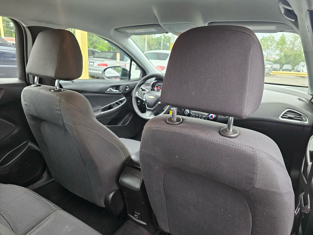 Photo 13 of this CHEVROLET CRUZE