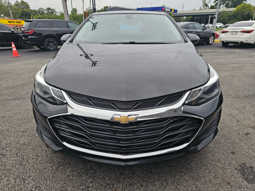 Photo 2 of this CHEVROLET CRUZE
