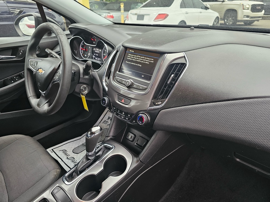 Photo 9 of this CHEVROLET CRUZE